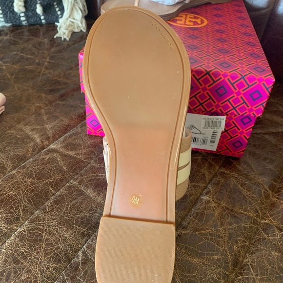 ❌SOLD Brand New Tory Burch Leigh Sandals - Picture 7 of 7